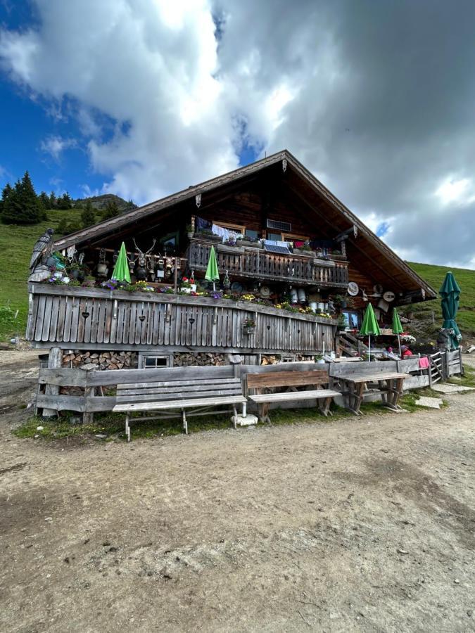 Haus Laubreuter Apartment Kaprun Exterior photo