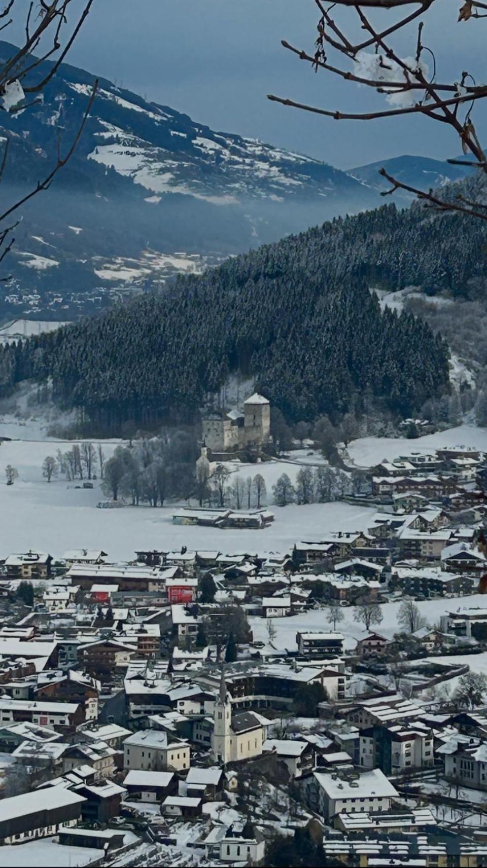 Haus Laubreuter Apartment Kaprun Exterior photo