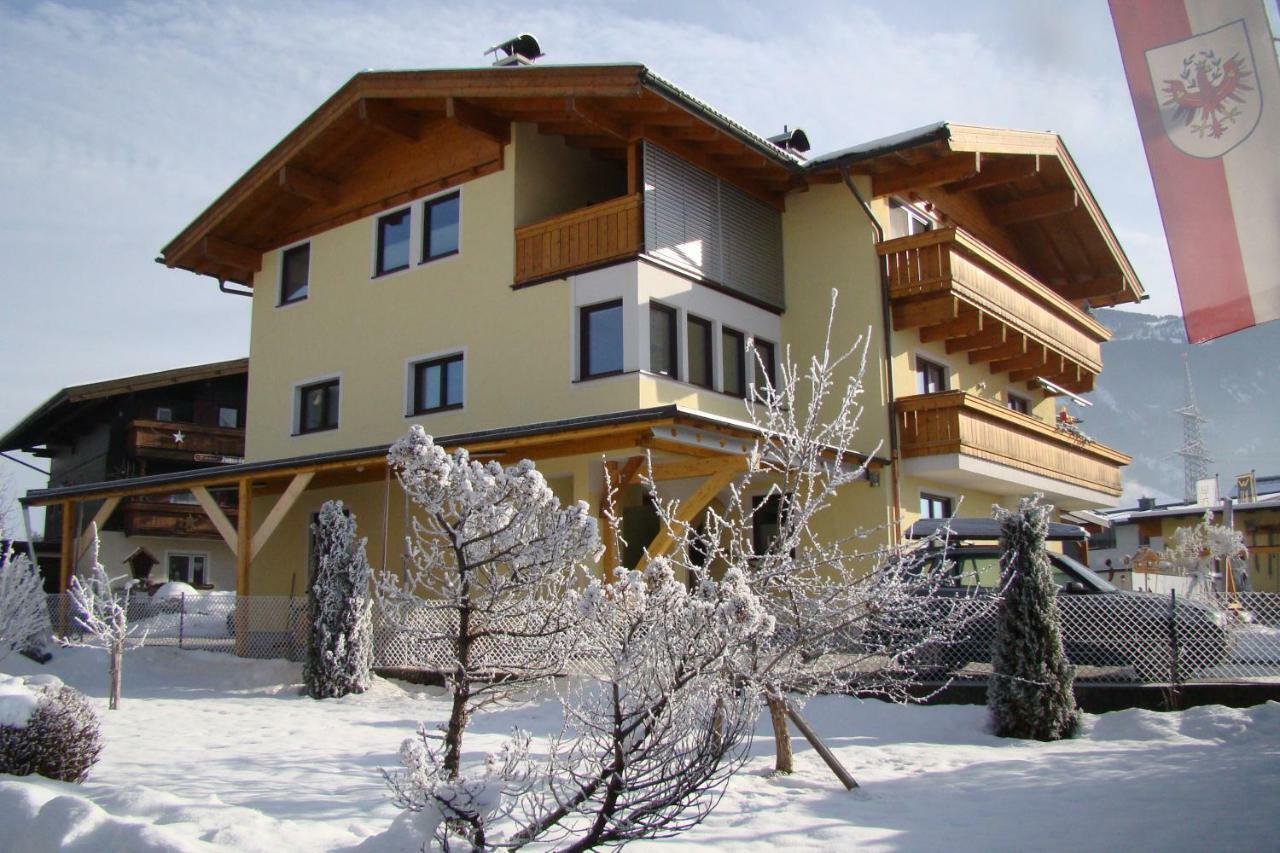 Haus Laubreuter Apartment Kaprun Exterior photo